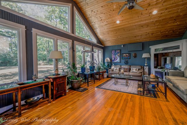 11N226 Peplow Road, Hampshire, IL 60140