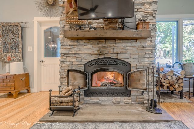 11N226 Peplow Road, Hampshire, IL 60140