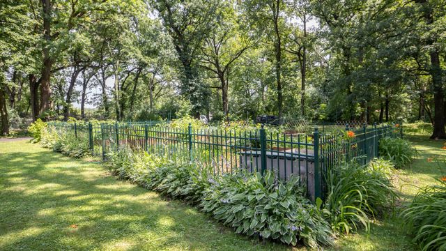 11N226 Peplow Road, Hampshire, IL 60140