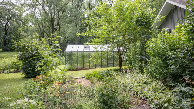 11N226 Peplow Road, Hampshire, IL 60140