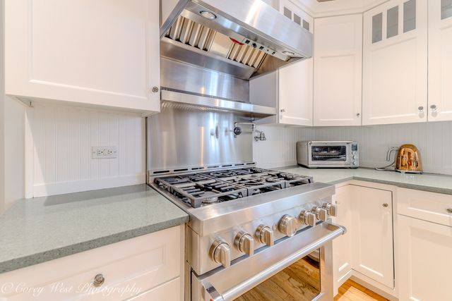 11N226 Peplow Road, Hampshire, IL 60140