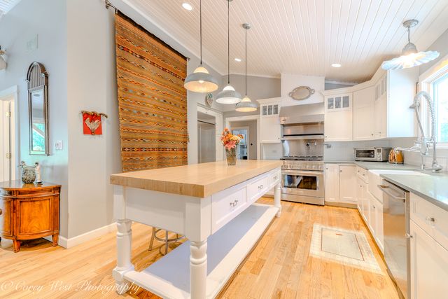 11N226 Peplow Road, Hampshire, IL 60140