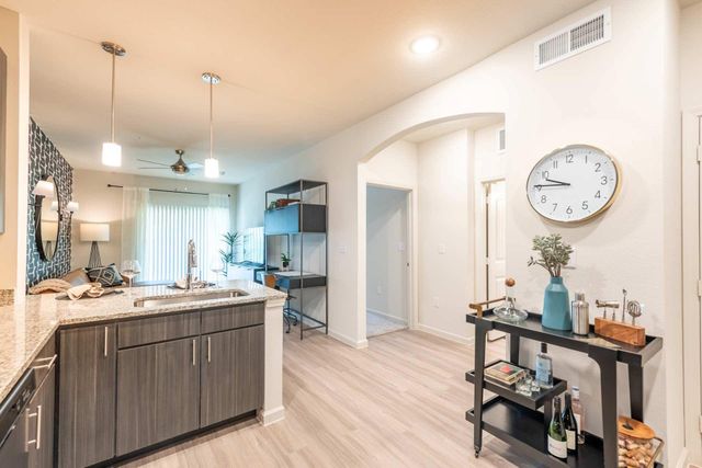 12001 Heatherly DR 7303, Austin, TX 78747