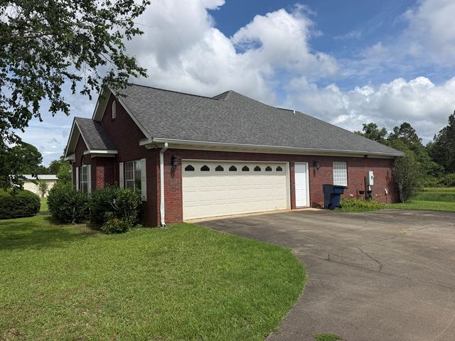 416 H Kinsaul Rd, Hartford, AL 36344