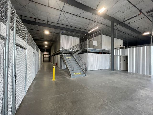 6900 Partners Avenue B1 B, Marion, IA 52302