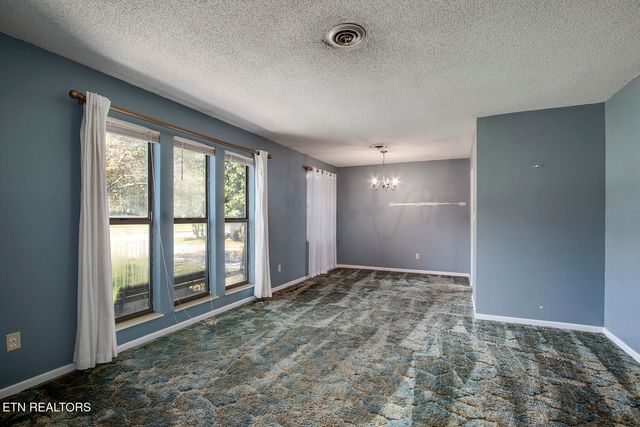 105 Meadowlark Drive, Harriman, TN 37748