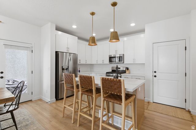 9747 N ASHGROVE LN, Highland, UT 84003