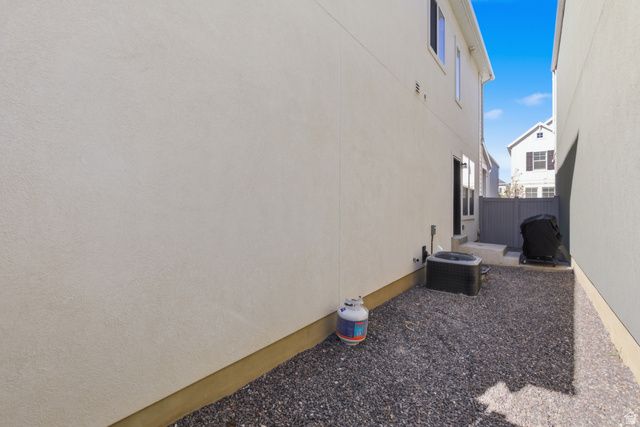 9747 N ASHGROVE LN, Highland, UT 84003