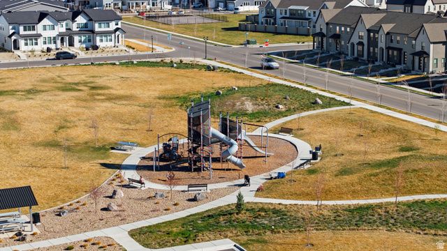 9747 N ASHGROVE LN, Highland, UT 84003