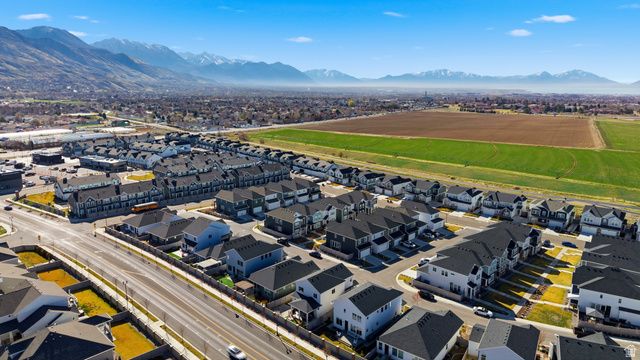 9747 N ASHGROVE LN, Highland, UT 84003