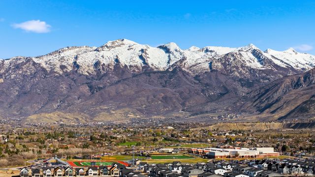 9747 N ASHGROVE LN, Highland, UT 84003