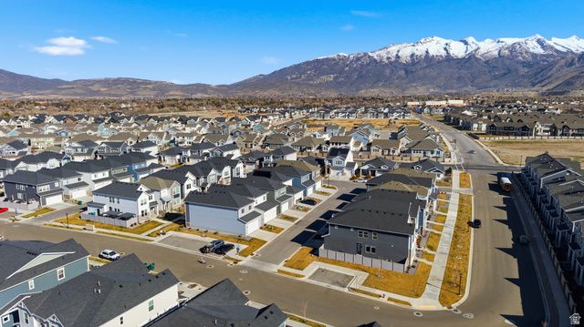 9747 N ASHGROVE LN, Highland, UT 84003