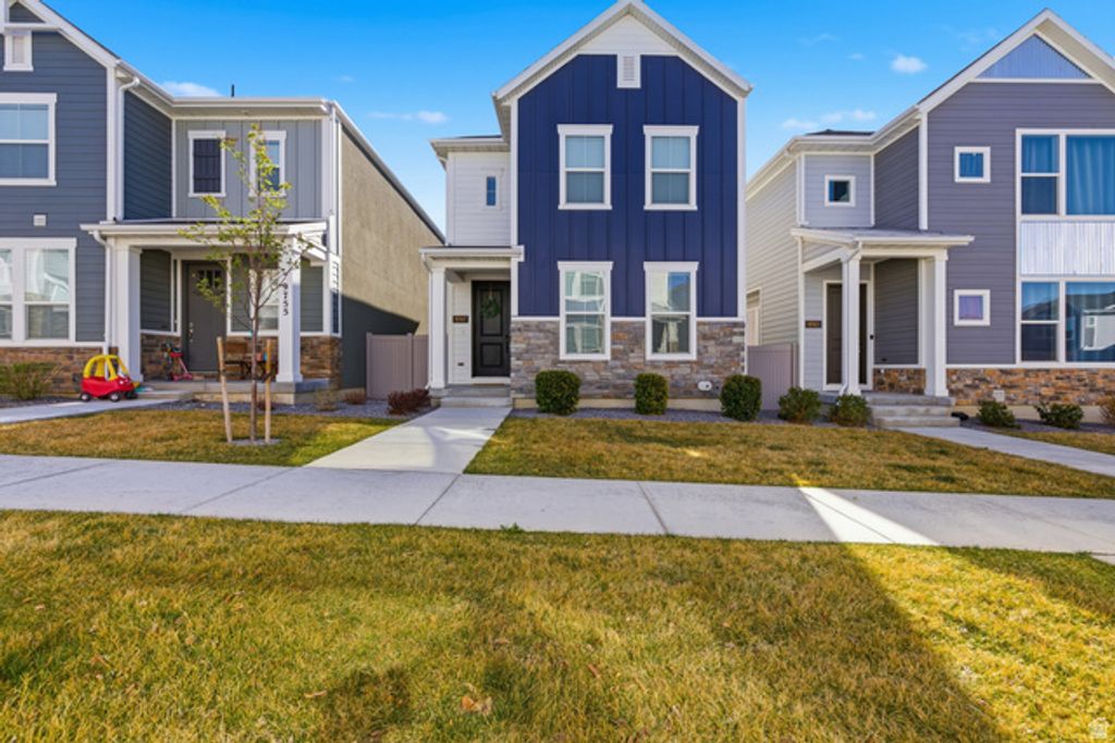 9747 N ASHGROVE LN, Highland, UT 84003