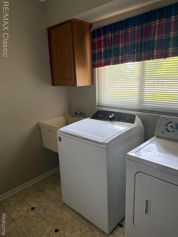 5050 Winewood Lane, Commerce Twp, MI 48382