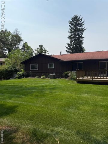 5050 Winewood Lane, Commerce Twp, MI 48382