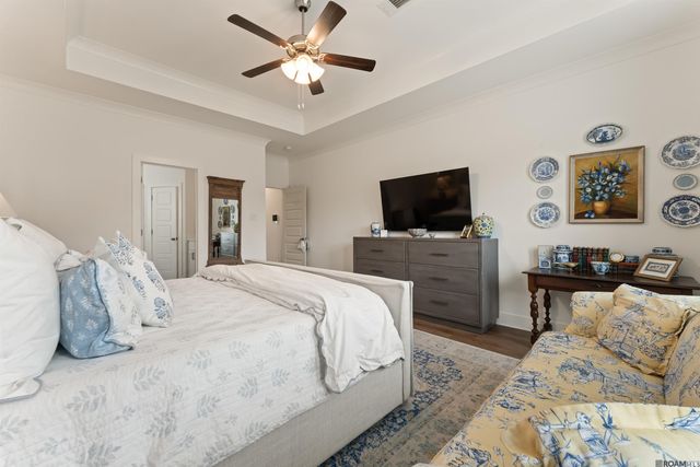 581 White Egret Dr, Saint George, LA 70810