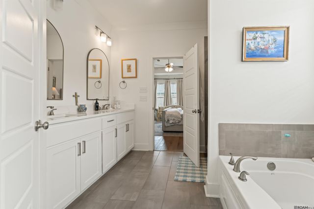 581 White Egret Dr, Saint George, LA 70810