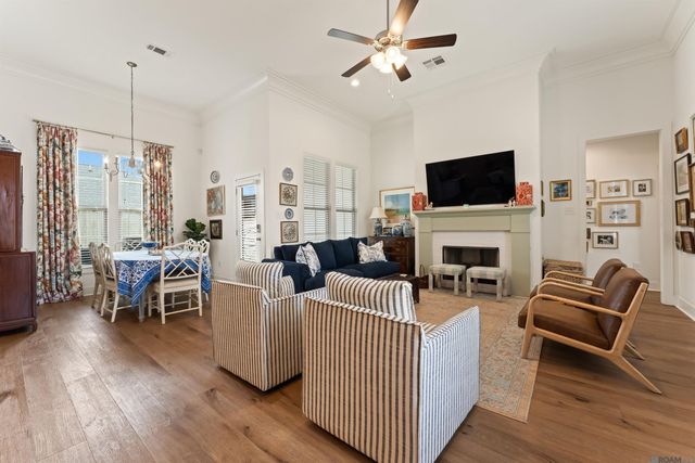 581 White Egret Dr, Saint George, LA 70810