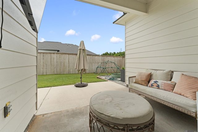 581 White Egret Dr, Saint George, LA 70810