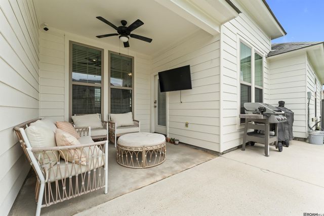 581 White Egret Dr, Saint George, LA 70810