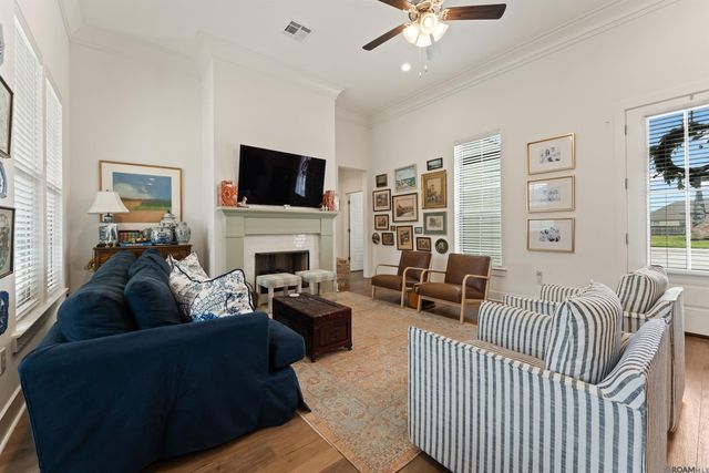 581 White Egret Dr, Saint George, LA 70810