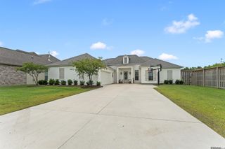 581 White Egret Dr, Saint George, LA 70810