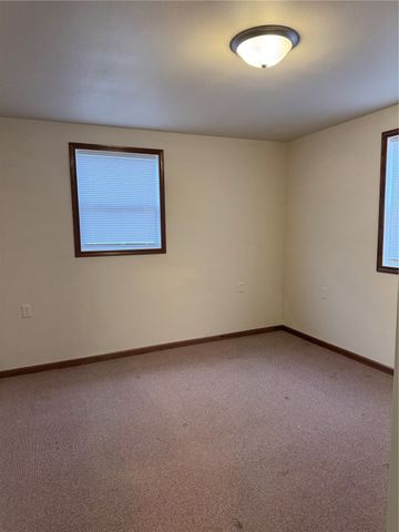 907 6th Avenue, Belle Plaine, IA 52208