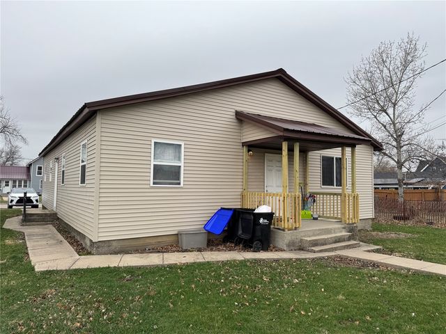 907 6th Avenue, Belle Plaine, IA 52208