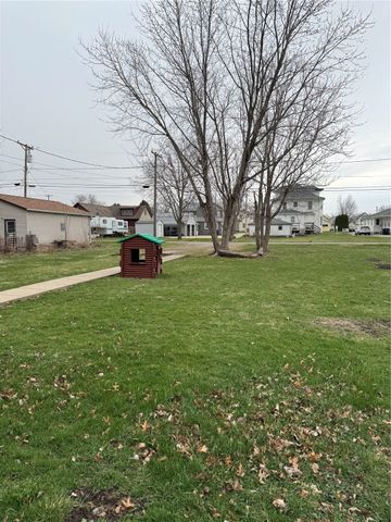 907 6th Avenue, Belle Plaine, IA 52208