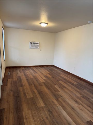 907 6th Avenue, Belle Plaine, IA 52208