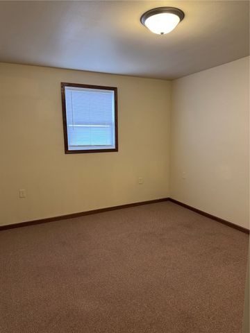 907 6th Avenue, Belle Plaine, IA 52208