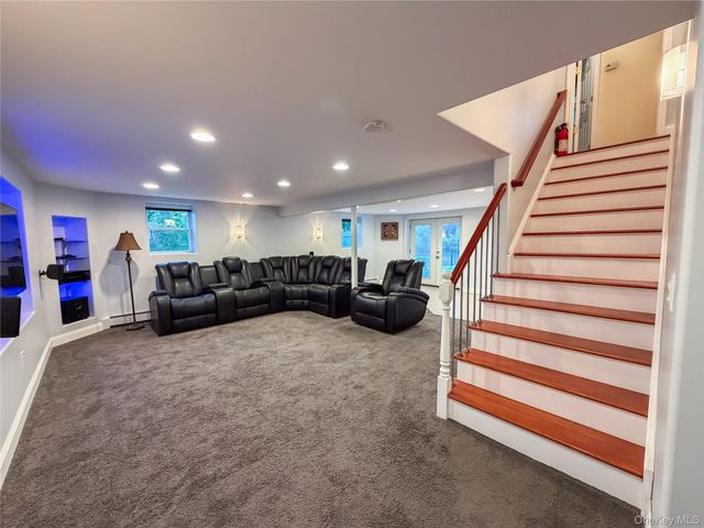 9 Robert Drive, Hyde Park, NY 12538
