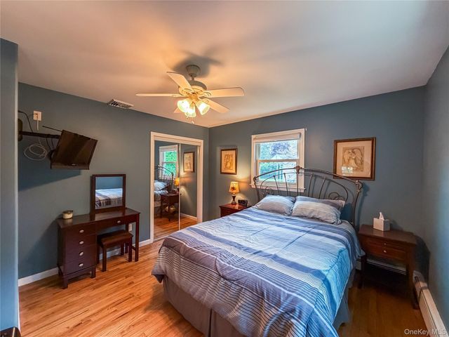 9 Robert Drive, Hyde Park, NY 12538