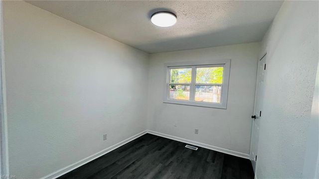 22 Green CT, Newport News, VA 23601