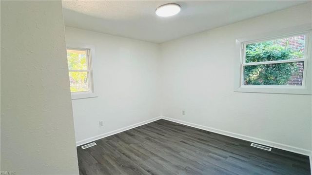 22 Green CT, Newport News, VA 23601