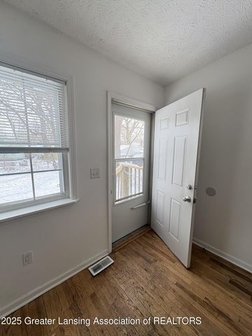 1119 Leslie Street, Lansing, MI 48912