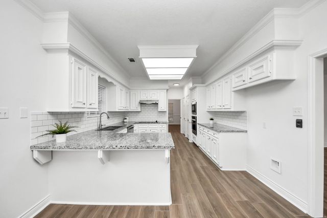 5126 Manorhaven Lane, Houston, TX 77084