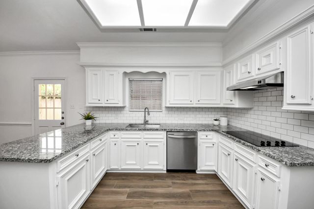 5126 Manorhaven Lane, Houston, TX 77084
