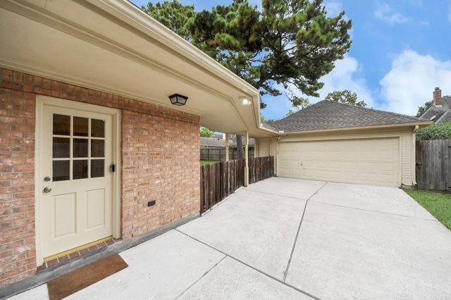 5126 Manorhaven Lane, Houston, TX 77084