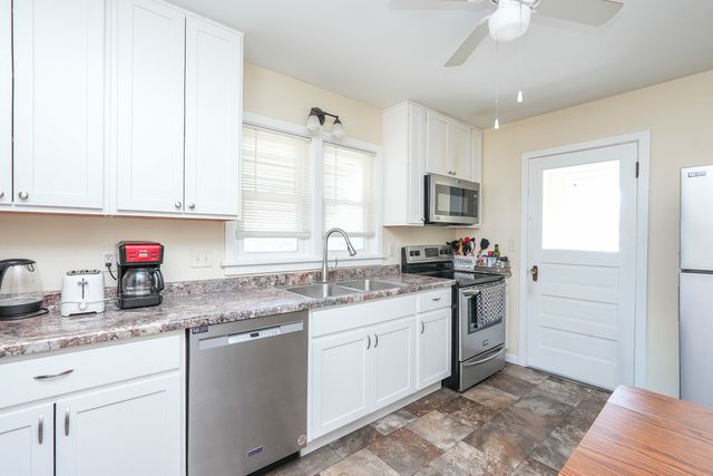 335 E Oak Street, Watseka, IL 60970