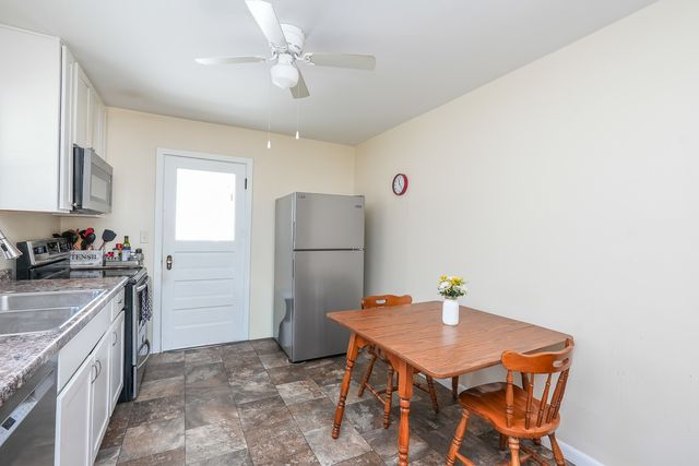 335 E Oak Street, Watseka, IL 60970