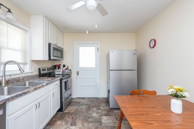 335 E Oak Street, Watseka, IL 60970