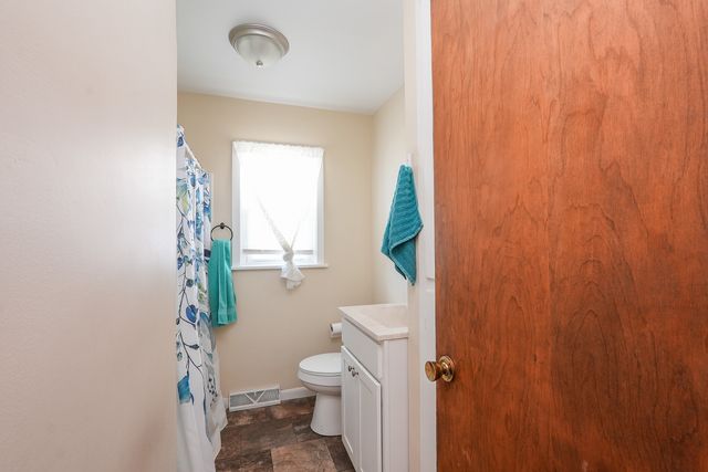 335 E Oak Street, Watseka, IL 60970