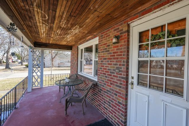 335 E Oak Street, Watseka, IL 60970