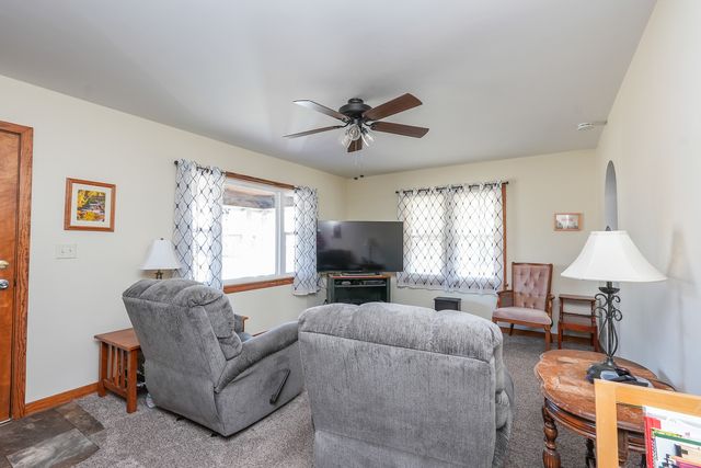 335 E Oak Street, Watseka, IL 60970