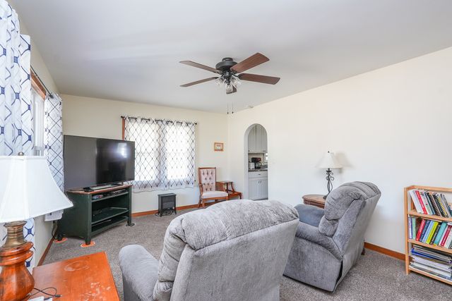 335 E Oak Street, Watseka, IL 60970