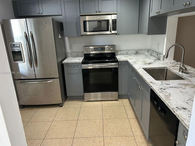 10537 NW 8th Street, Pembroke Pines, FL 33026