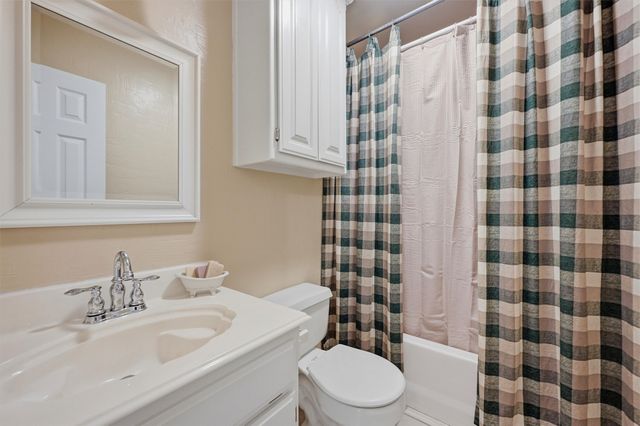 2227 County Road 2909, Dodd City, TX 75438