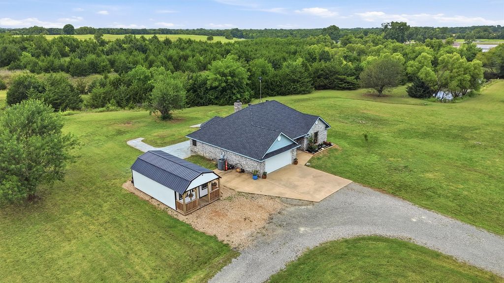 2227 County Road 2909, Dodd City, TX 75438