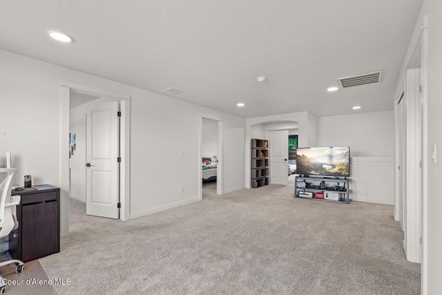 11781 N Banford Ln, Rathdrum, ID 83858